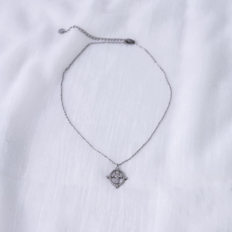 Collier 24 0079